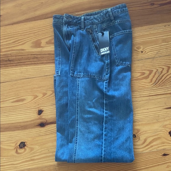 NWT - DKNY Women's Wide Leg Blue Jeans - Picture 11 of 11